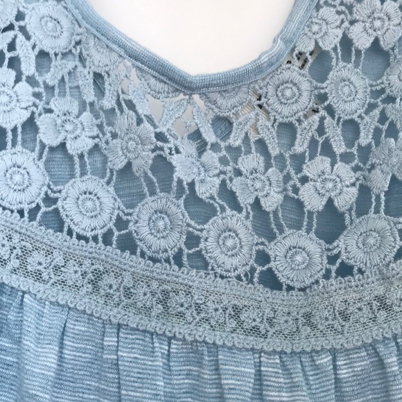 2 Tank tops - Picture 5 of 5